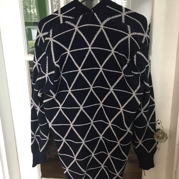 Oversized navy geometric print sweater - Picture 4 of 5